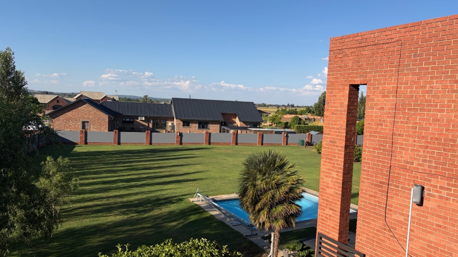 4 Bedroom Property for Sale in Grimbeeck Park North West